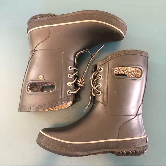 Gently used BOGS boots: Youth size 2 - Picture 6 of 7